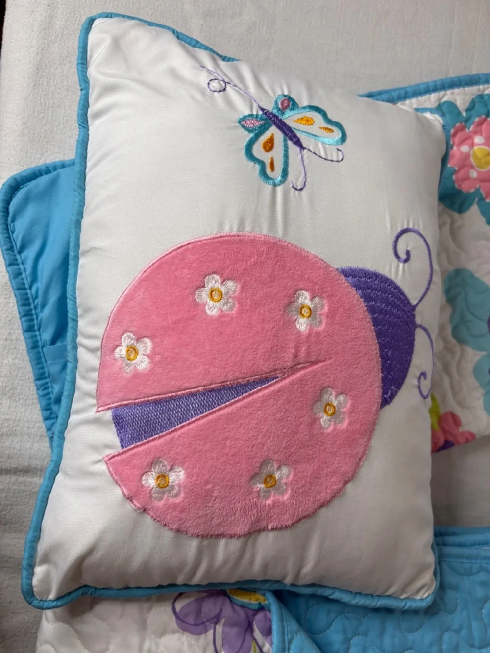 Mi Zone Kids Butterfly Bonanza Reversible Quilt w/Matching Sham/Pillow 87